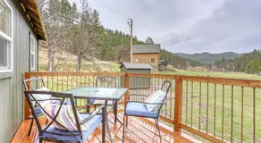 Rustic getaway in the woods - Image 5