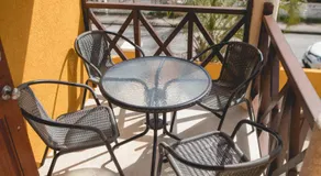 Frontline Apartments - Image 4