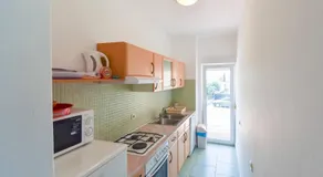 Coastal Comfort Family Apartment - Image 4