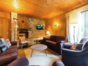 Detached chalet with views of the lake of Butgenbach in the middle of nature - Image 3