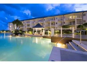 The Pool Resort Kingscliff - One Bed Spa Suite with Park View (1228) - Image 3