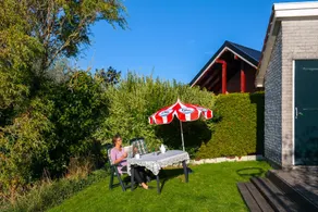 Entire house - 4 pers Waterfront Chalet close to the national park Lauwersmeer - Image 2