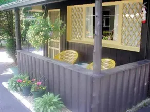 Amber Lantern Duplex Cottage - Image 5