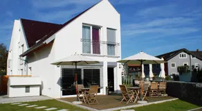 R & J Hotel - Image 2