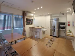 ONE WORLD 堺筋本町 - Image 3