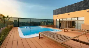 HOMETEL Residence - BLVD - Image 2