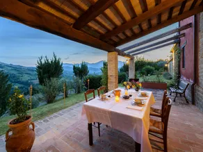 Country House in Monte San Martino with Pool - Image 2
