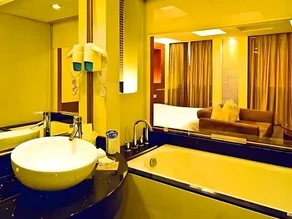 Friendship Hotel - Image 5
