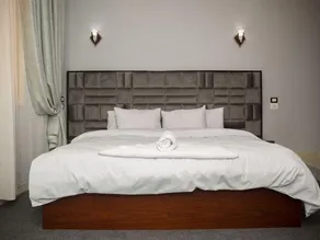 Capital Hotel - Image 2