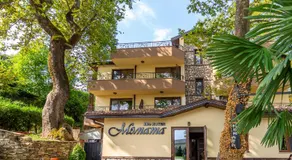 Eco Hotel Momata - Image 4