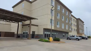 FairBridge Inn And Suites Will Rogers Airport, Fairgrounds, Restaurant & Bar - Image 4
