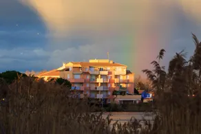 Charmant appartement avec barbecue, terrasse et piscine | Vue lac | Avec animaux autorisés - Image 5