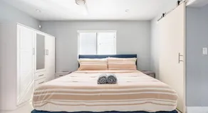 4 BR home with private pool - Image 2
