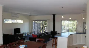 Red Rocks Road, Beach House in Cowes - Image 2