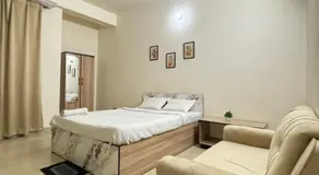 Autumn Inn - Image 2