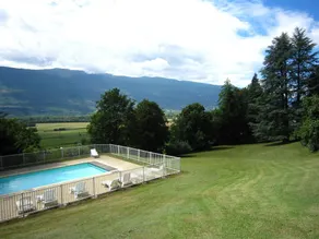 Exceptional Chalet on Estate With Swimming Pool - Image 2
