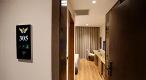 Rich Hotel - Image 4