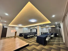 Sebastien Hotel - Image 4