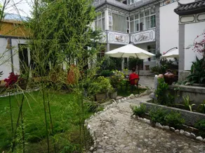 Dali Five Elements Hostel - Image 2