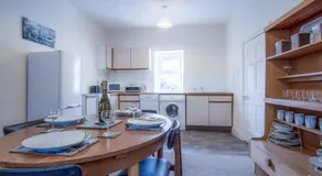 Dragons Den - 2 Bedroom Apartment - Tenby - Image 5