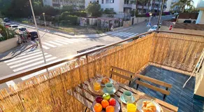 Beach flat with terrace - Image 5