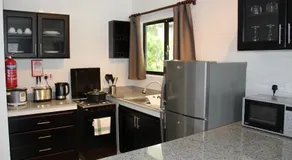 Surfers Cove Apartments - Image 2