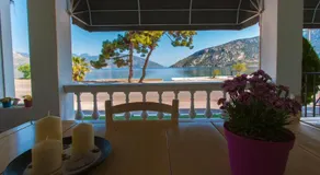 Antikyra Beach Hotel - Image 2