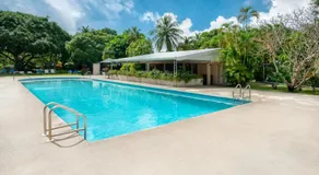 Cosy apartment with pool and garden view - Image 2