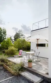Renovated Swedish Villa With Lake View And Terrace Near Beach - Image 3