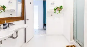 La Cocotera Boutique Hostel & Coworking - Image 3