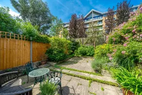 Elegant 5-bed house near Battersea Park - Image 3