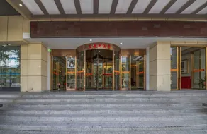 Yilong Hotel - Image 4