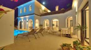 Design Villa | Sleeps 10 | 100m to Beach | Heated Pool | Underfloor heating  - Image 3
