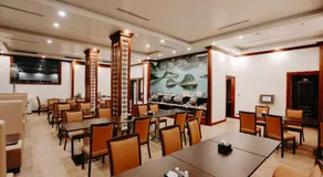 Lake Hills Hotel - Image 2
