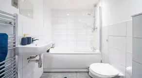 Central Bradford Living - 1-Bedroom Apartment - Image 3