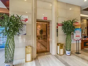 Kinghand Court Holiday Inn - Image 5