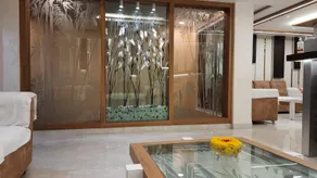 Budget Hotel - Image 2