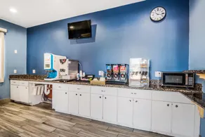 Scottish Inns & Suites IAH Airport-Beltway 8 - Image 5