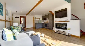 The Owl Barn Wiltshire - Sarsen - Image 2