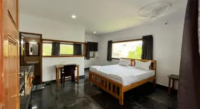 ANAND Beach Guesthouse by Moonrocks - Image 2