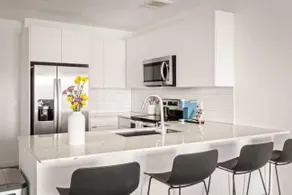 Luxury 1bedroom 1bath with balcony Midtown Phoenix - Image 4