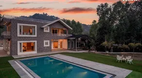 StayVista's Golden Lark - 4BHK Villa with Bar & Private Pool - Image 2
