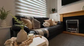 Spacious 2-Bedroom House in Wallasey by Eason Stays, Ideal for Families & Business Travellers with Free Parking and Easy Access to Liverpool - Image 2