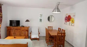 Vacaciones junto al mar: piscina, aire acondicionado, mascotas bienvenidas, playa para perros, WiFi gratis - ES-184-13 - Image 2