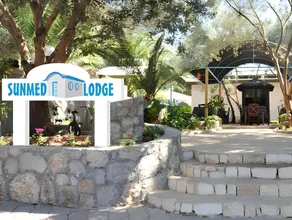 Sunmed Lodge - Image 4