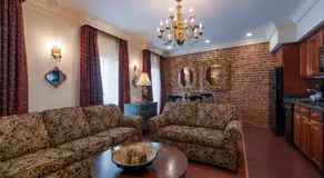 Quarter House Suites - Image 2