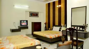 Hotel Hilroz - Image 1