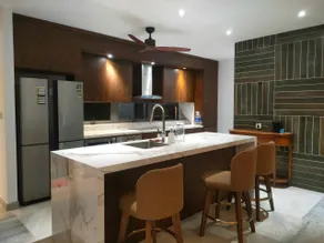 Sunshine Beachfront Villa - Image 4
