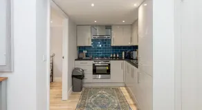 Pass the Keys Brand-New Trendy 2BR in the Vibrant Town Centre - Image 4