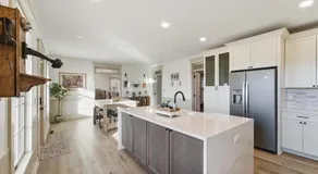 Spacious 5BR Retreat w Game Room Huge Drive & Private Setting - Image 3
